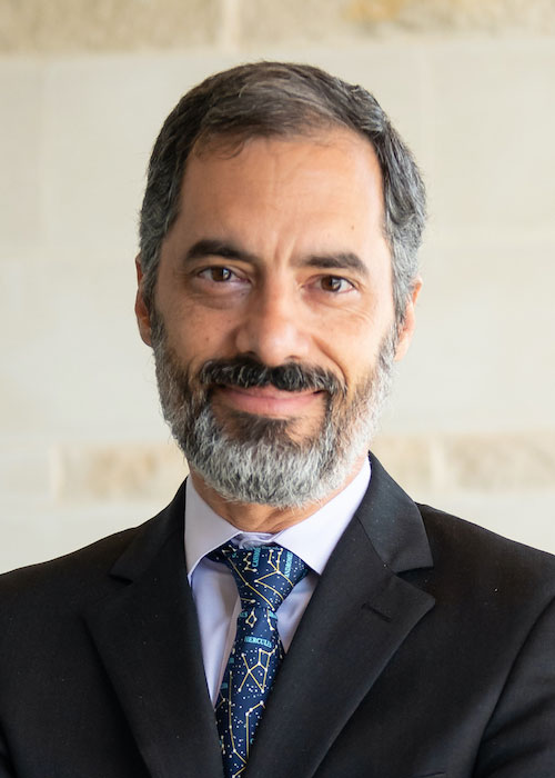 Dr. Lucas Macri